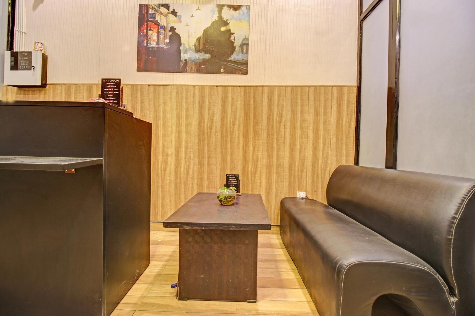 Super Townhouse Kachnar House Vikas Nagar Hotel Hasanganj Buitenkant foto