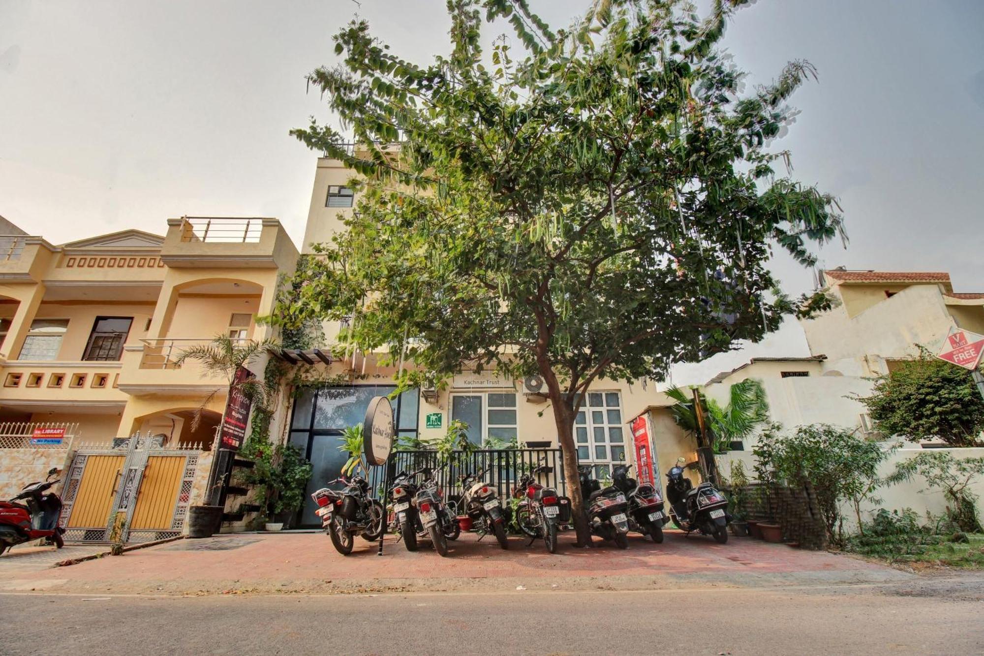 Super Townhouse Kachnar House Vikas Nagar Hotel Hasanganj Buitenkant foto